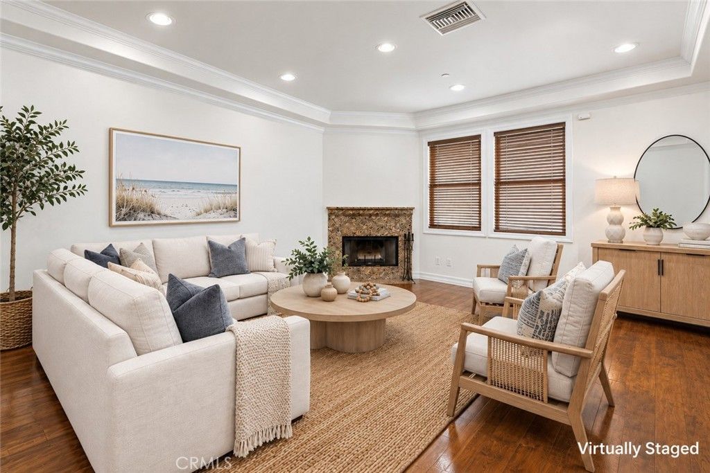 1551 Artesia Boulevard 4, Manhattan Beach, CA 90266 — photo 2
