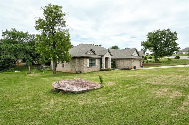 8720 Tall Oaks Drive, Guthrie, OK 73044