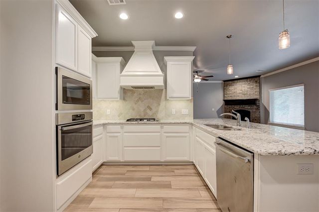 8720 Tall Oaks Drive, Guthrie, OK 73044