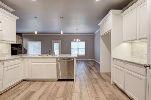 8720 Tall Oaks Drive, Guthrie, OK 73044