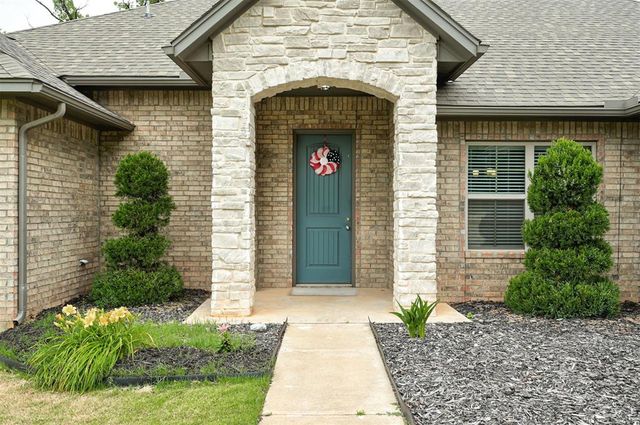 8720 Tall Oaks Drive, Guthrie, OK 73044