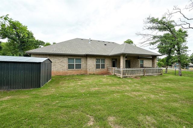 8720 Tall Oaks Drive, Guthrie, OK 73044