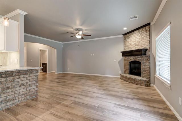8720 Tall Oaks Drive, Guthrie, OK 73044