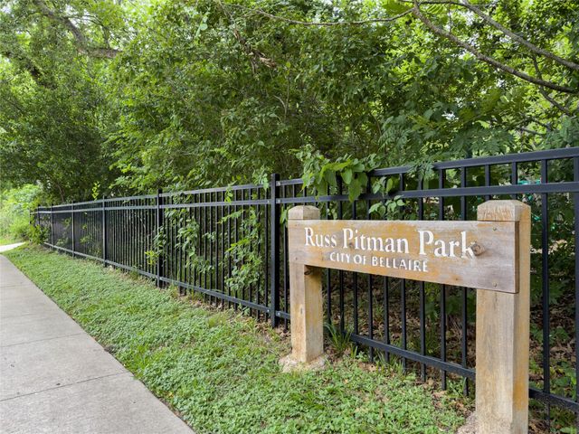 4336 Darsey Street, Bellaire, TX 77401