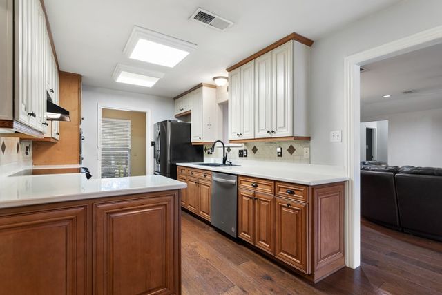 412 Hideaway Lane E, Hideaway, TX 75771