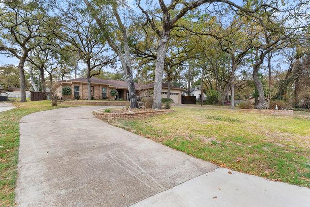 412 Hideaway Lane E, Hideaway, TX 75771