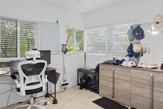 1810 NE 15th Ave 1810, Fort Lauderdale, FL 33305