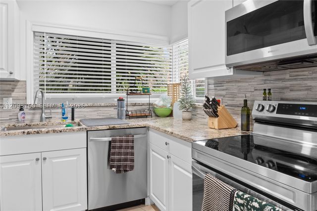 1810 NE 15th Ave 1810, Fort Lauderdale, FL 33305