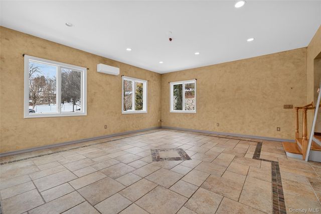 558 Pine Hill Road, Chester, NY 10918