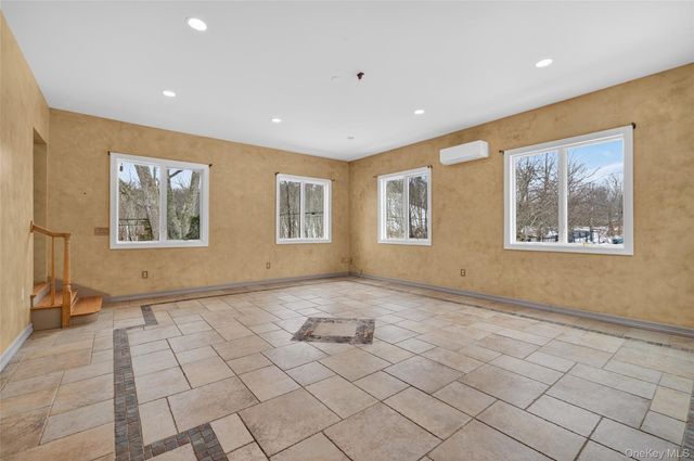 558 Pine Hill Road, Chester, NY 10918