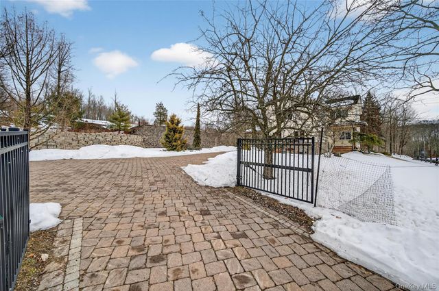 558 Pine Hill Road, Chester, NY 10918