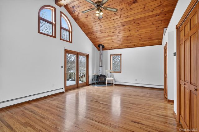 558 Pine Hill Road, Chester, NY 10918