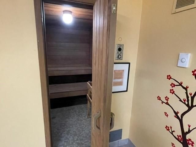 1077 Sibley Memorial Highway 305, Saint Paul, MN 55118