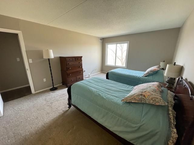 1077 Sibley Memorial Highway 305, Saint Paul, MN 55118