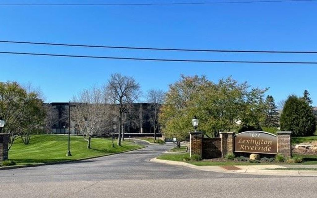 1077 Sibley Memorial Highway 305, Saint Paul, MN 55118