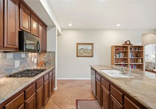 28481 Oasis View Circle, Menifee, CA 92584