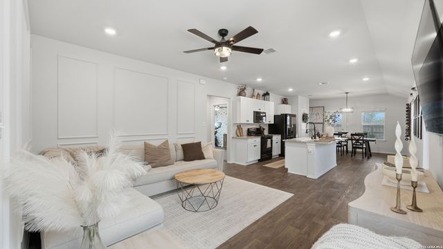 2913 Brogan, New Braunfels, TX 78130