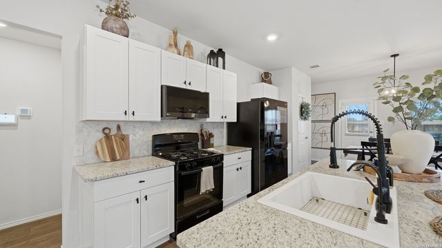 2913 Brogan, New Braunfels, TX 78130