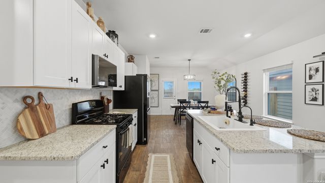2913 Brogan, New Braunfels, TX 78130