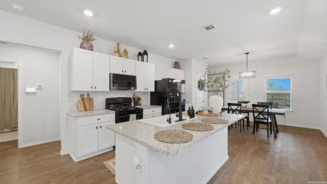 2913 Brogan, New Braunfels, TX 78130