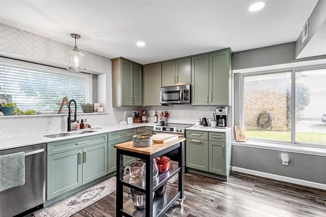 2405 Thistle Court, Euless, TX 76039