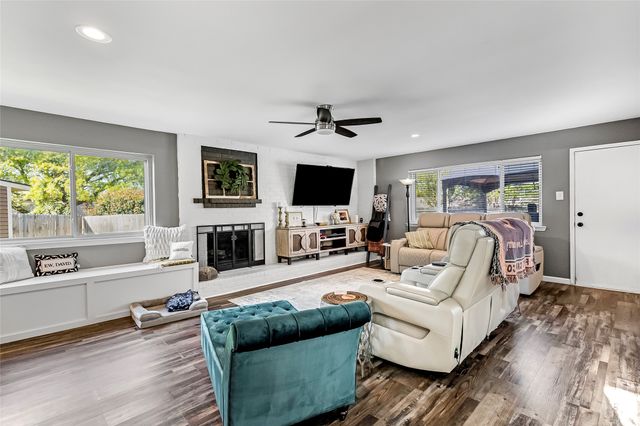 2405 Thistle Court, Euless, TX 76039