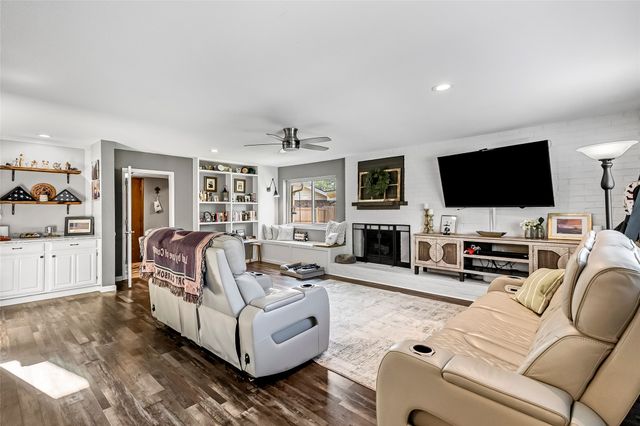 2405 Thistle Court, Euless, TX 76039