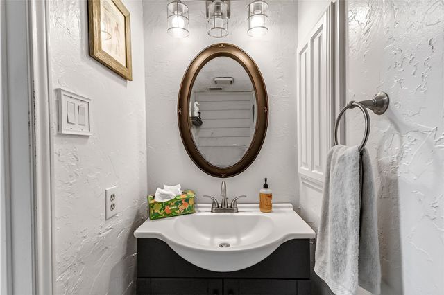 2405 Thistle Court, Euless, TX 76039