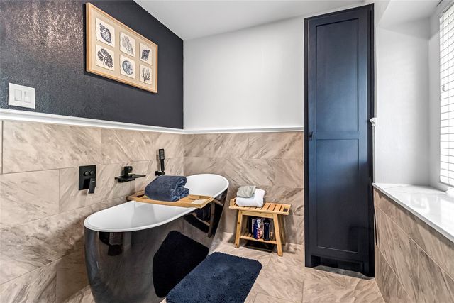 2405 Thistle Court, Euless, TX 76039