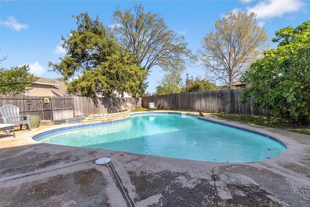 2405 Thistle Court, Euless, TX 76039