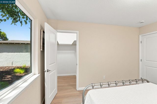 215 W 12th Street, Pittsburg, CA 94565
