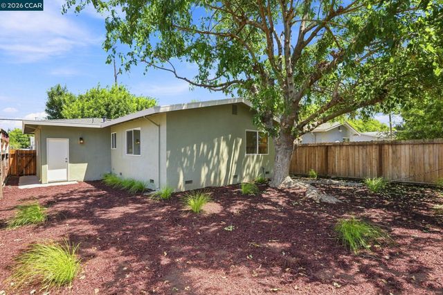 215 W 12th Street, Pittsburg, CA 94565
