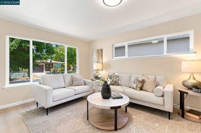 215 W 12th Street, Pittsburg, CA 94565