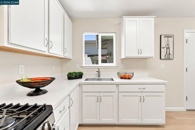215 W 12th Street, Pittsburg, CA 94565