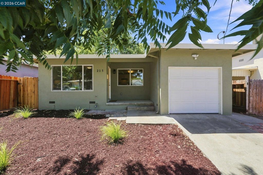 215 W 12th Street, Pittsburg, CA 94565