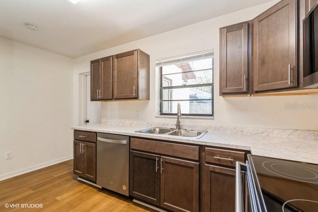 2522 NW 4TH TERRACE 2522, Gainesville, FL 32609