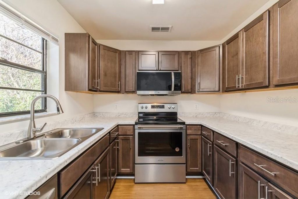 2522 NW 4TH TERRACE 2522, Gainesville, FL 32609