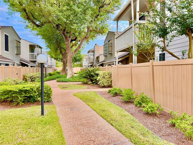2379 Briarwest Boulevard 93, Houston, TX 77077