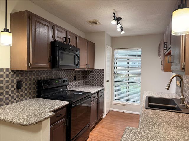 2379 Briarwest Boulevard 93, Houston, TX 77077