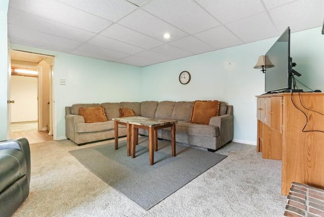 6677 Concord Drive, Newburgh, IN 47630