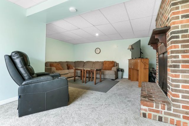 6677 Concord Drive, Newburgh, IN 47630