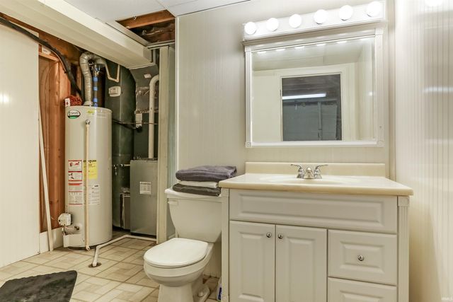 6677 Concord Drive, Newburgh, IN 47630