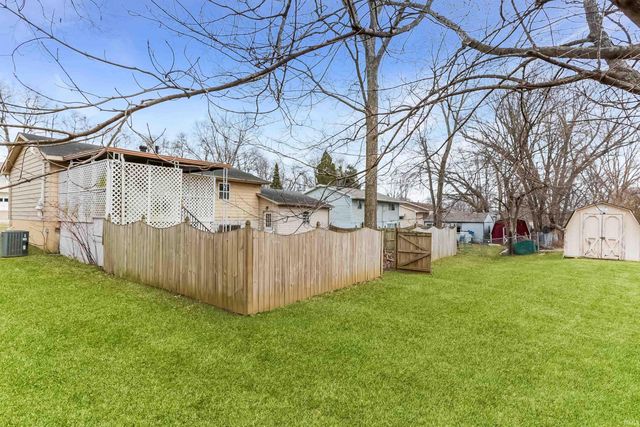 6677 Concord Drive, Newburgh, IN 47630