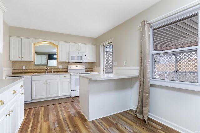 6677 Concord Drive, Newburgh, IN 47630