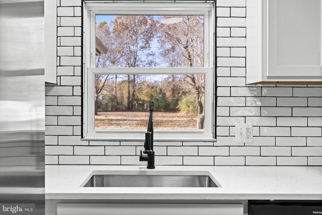 8236 ORMESBY LN, Woodford, VA 22580