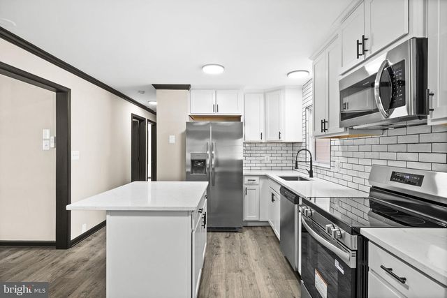 8236 ORMESBY LN, Woodford, VA 22580