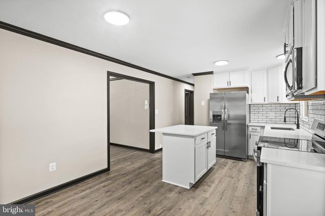 8236 ORMESBY LN, Woodford, VA 22580