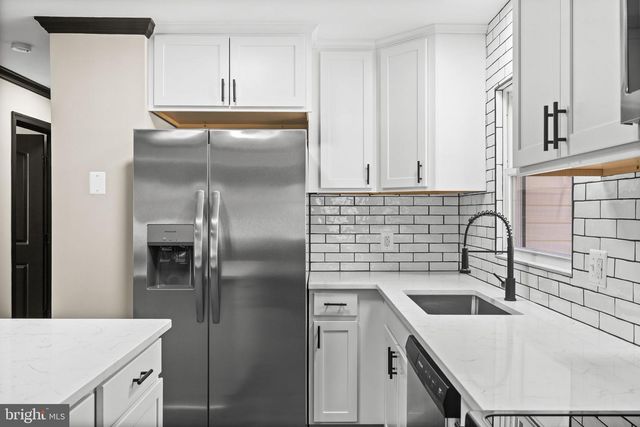 8236 ORMESBY LN, Woodford, VA 22580