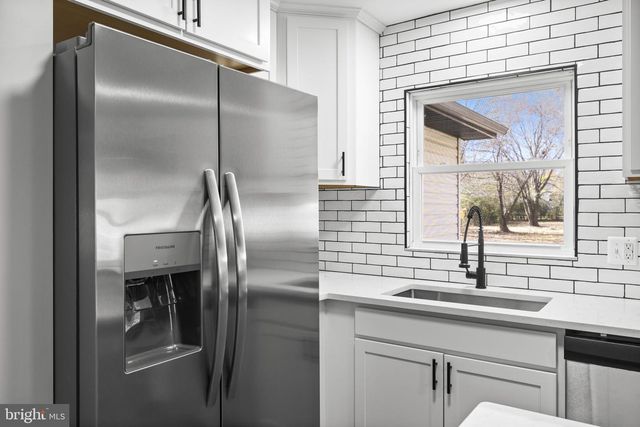 8236 ORMESBY LN, Woodford, VA 22580