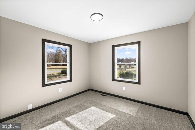 8236 ORMESBY LN, Woodford, VA 22580